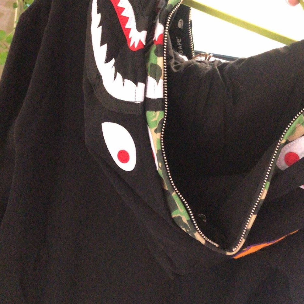 BAPE Men's A BATHING APE Space Black Shark Hoodie Full Zip Jacket Size XL - Picture 3 of 8